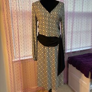 Donna Morgan Geometric Black and White Long Sleeve Dress